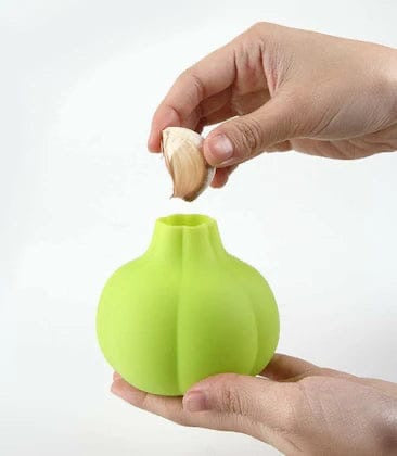Garlic peeler